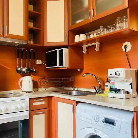 Sunny For 4 Guests 2 Minutes From High Street Διαμέρισμα *